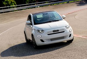 Fiat 500 já não é só eléctrico; híbrido chega para o ano