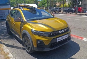 Dacia Sandero renovado foi ''apanhado'' sem camuflagem