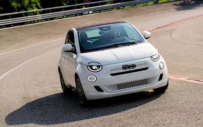 Fiat 500 já não é só eléctrico; híbrido chega para o ano