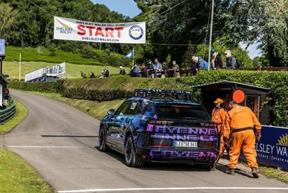 Porsche Cayenne Electric já bate recordes nas rampas