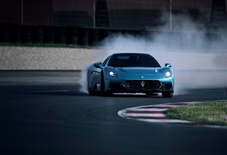 Maserati ''troca'' MC20 pelo MCPura sem ''mexer'' no V6 Nettuno