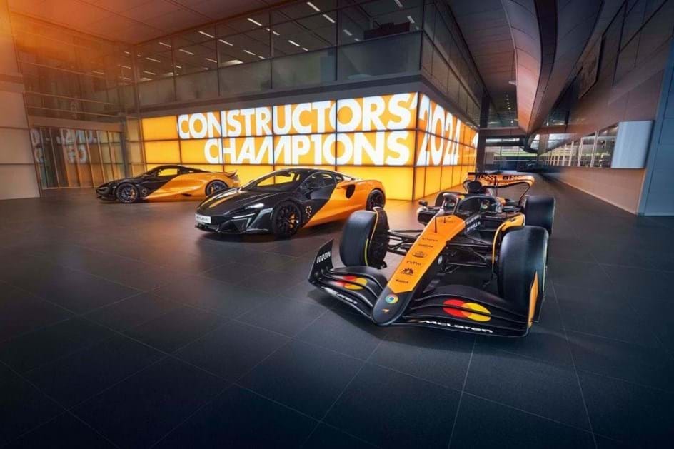 McLaren W1 estreia-se em Goodwood ao lado do P1