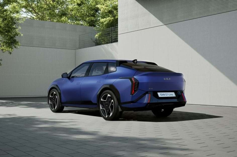 Kia EV4 só chega no Outono mas reservas já estão abertas
