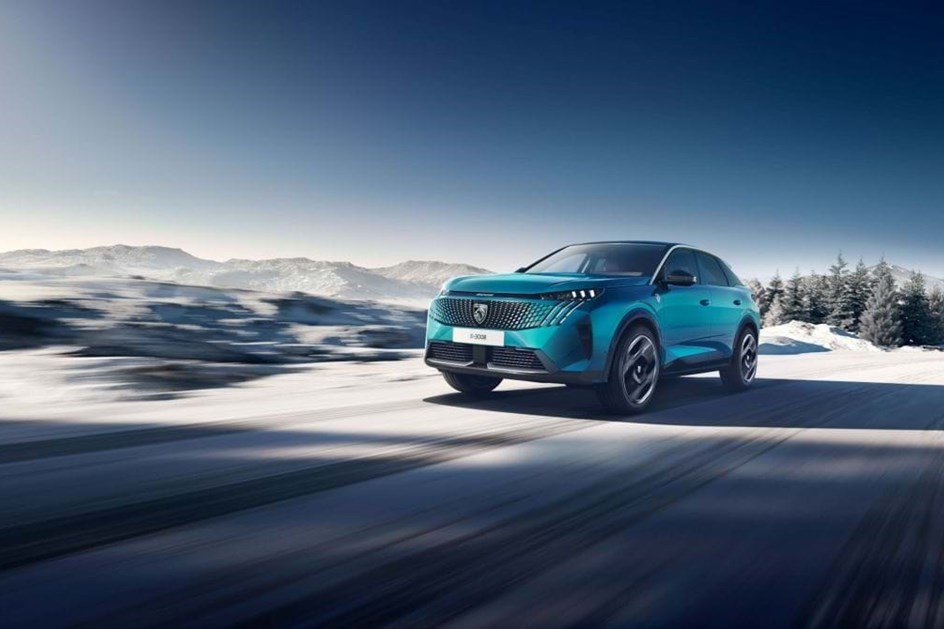 Até 490 km eléctricos: Peugeot E-3008 e E-5008 Dual Motor 325 já têm reservas abertas