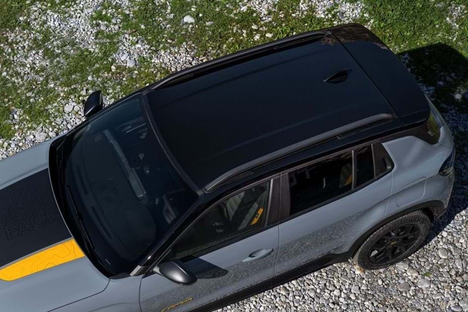 Jeep Avenger 4xe chega aos concessionários... e já o testámos nos pedregulhos!