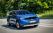 Estilo e polivalência: Opel Frontera Hybrid já tem sete lugares 