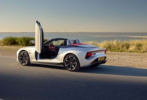 Cyberster GT regressa às origens da MG com 510 cv eléctricos