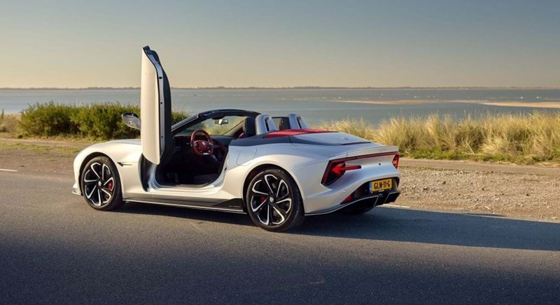 Cyberster GT regressa às origens da MG com 510 cv eléctricos