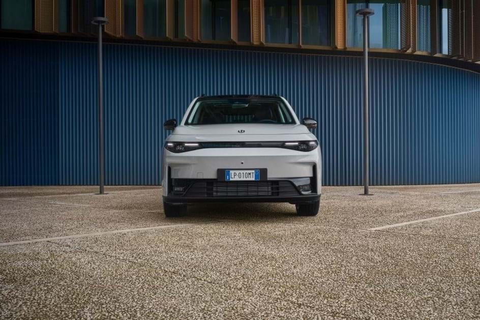 Ainda mais poderoso: Leapmotor dá 585 cv ao C10 AWD