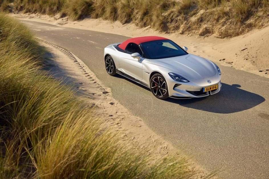 Cyberster GT regressa às origens da MG com 510 cv eléctricos