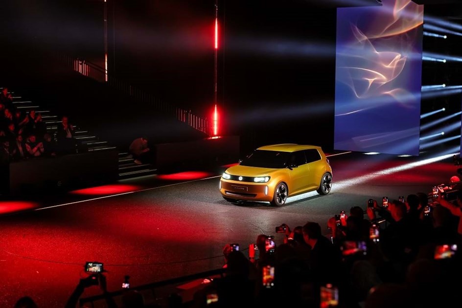 Acordo assinado: VW ID. Every1 em 2027 na Autoeuropa… com novo T-Roc a caminho!