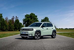 Fiat Grande Panda só a gasolina já chegou; saiba quanto custa