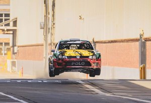 Volkswagen Polo festeja 50 anos a derrapar