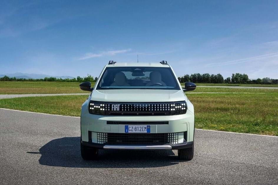 Fiat Grande Panda só a gasolina já chegou; saiba quanto custa