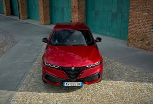 Alfa Romeo Tonale ganha nova cara com motores actualizados