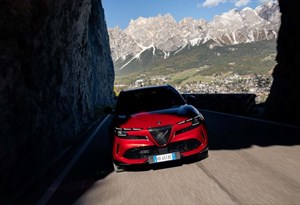 Alfa Romeo Junior mais exclusivo com série Sport Speciale