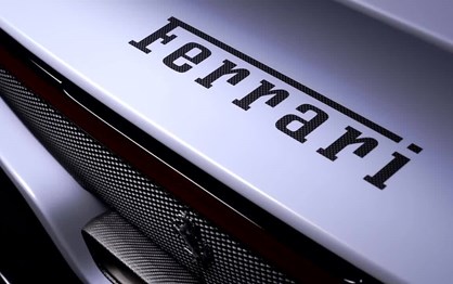Feito a pedido: Ferrari SC40 baseia-se no 296 GTB em tributo ao F40