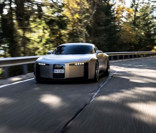 Audi Concept C: sucessor eléctrico do Audi TT já acelera na estrada