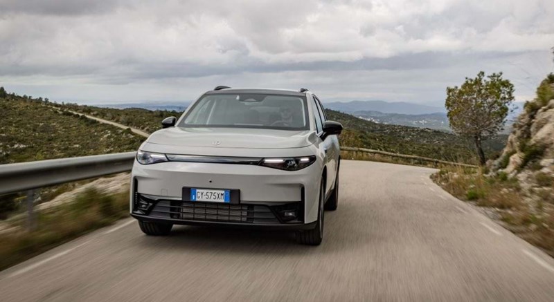 Leapmotor C10 AWD: 598 cv para 4 segundos dos zero aos 100 km/h