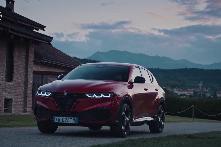 Alfa Romeo Tonale ganha nova cara com motores actualizados