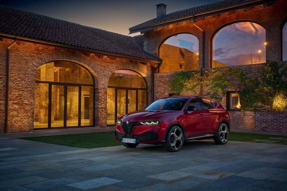 Alfa Romeo Tonale ganha nova cara com motores actualizados