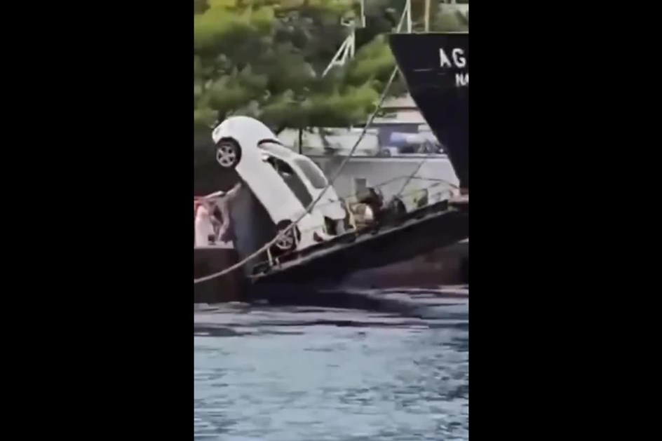 Não caiu à água por milagre: SUV capota a sair de 'ferryboat'
