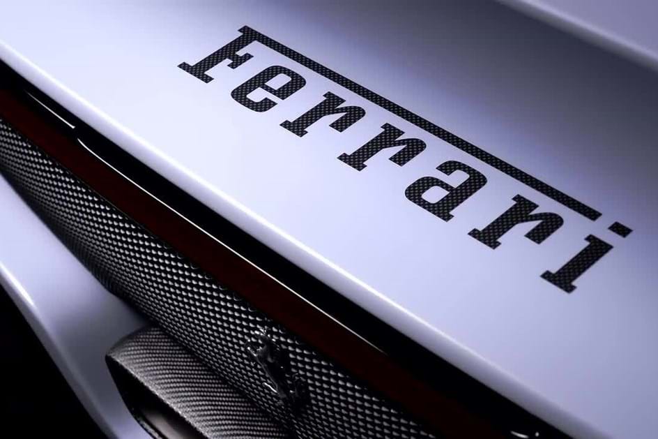 Feito a pedido: Ferrari SC40 baseia-se no 296 GTB em tributo ao F40