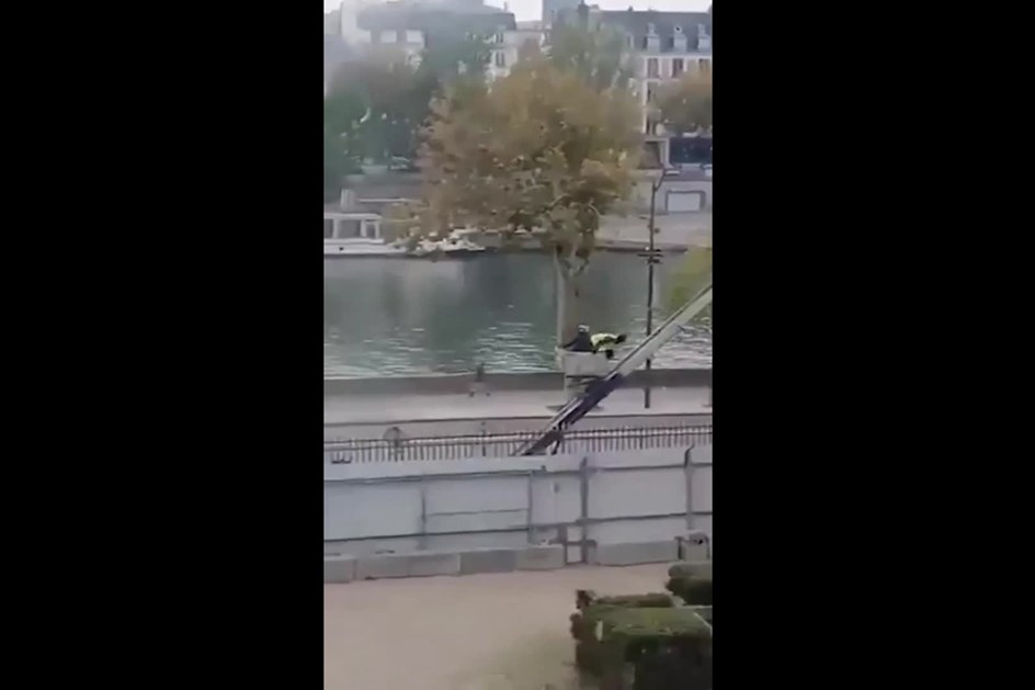 Humor negro: assalto ao Louvre ''entra'' em acção de marketing