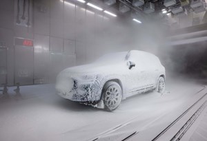 Bater os dentes de frio: Mercedes-Benz GLB em camuflagem gelada