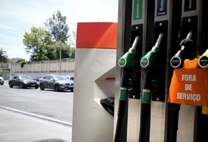 Gasóleo volta a subir na segunda-feira; gasolina em aumento acelerado