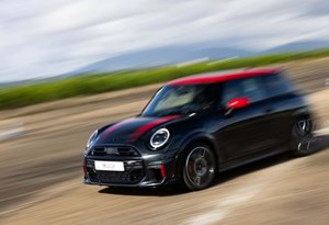 Unleash Mini: 'go-kart' ao máximo em modo John Cooper Works