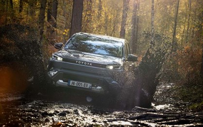 Nova Toyota Hilux é eléctrica sem abdicar do 'turbodiesel' híbrido