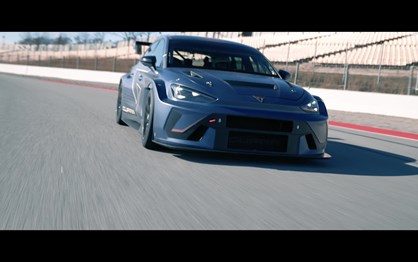 Demolidor: novo Cupra León VZ TCR assume 325 cv extremos