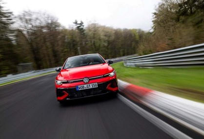 Não é barato: Volkswagen abre reservas para Golf GTI Edition 50