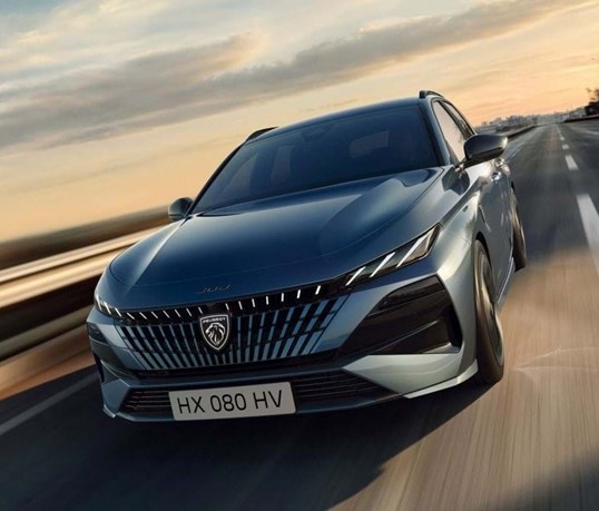 Peugeot 308 faz apresentação mundial nas estradas portuguesas