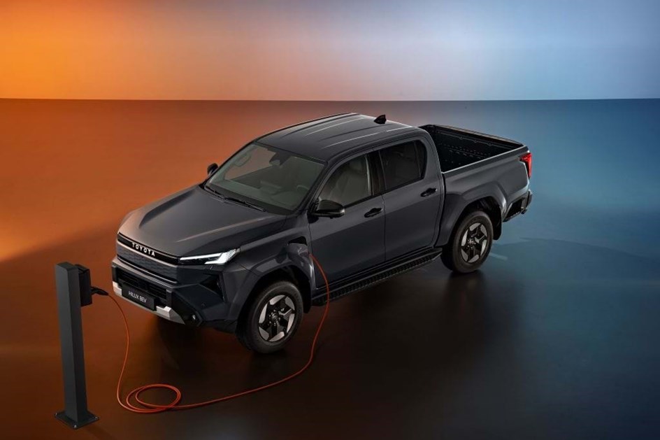 Nova Toyota Hilux é eléctrica sem abdicar do 'turbodiesel' híbrido