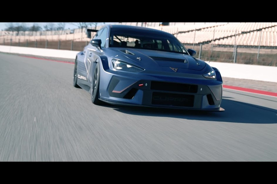 Demolidor: novo Cupra León VZ TCR assume 325 cv extremos