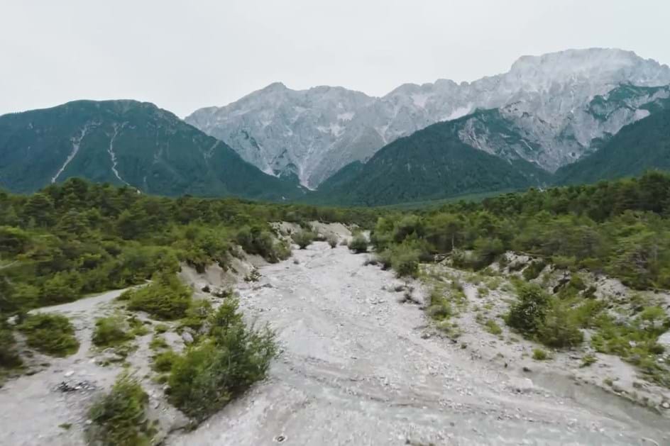 Porsche Cayenne Electric estreia-se com 1.156 cv delirantes