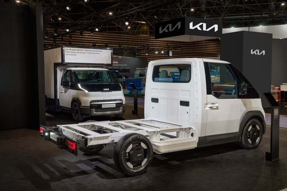 Kia PV5 Chassis-Cab estreia-se com duas baterias à escolha