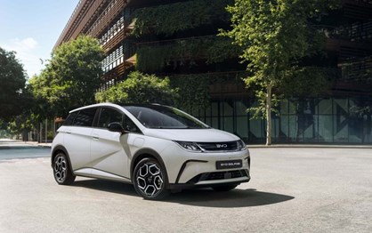 BYD Dolphin resume gama à versão Comfort com tecnologia reforçada