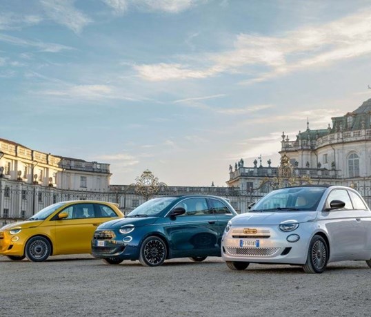 Fiat 500 Hybrid abre reservas; especial Torino lidera gama
