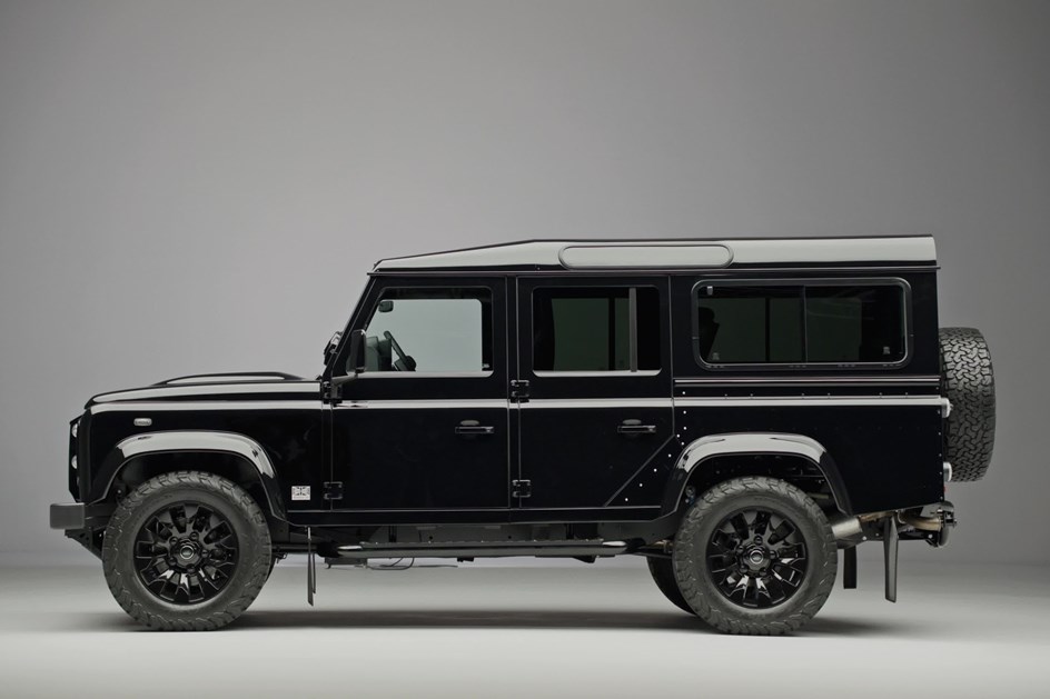 Defender V8 Classic ''copia'' brutalidade do Defender Octa