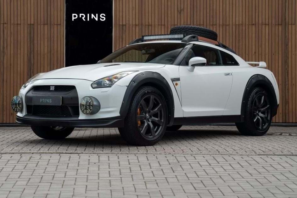 Nissan GT-R inédito: quando o Godzilla é ''atirado'' à lama…