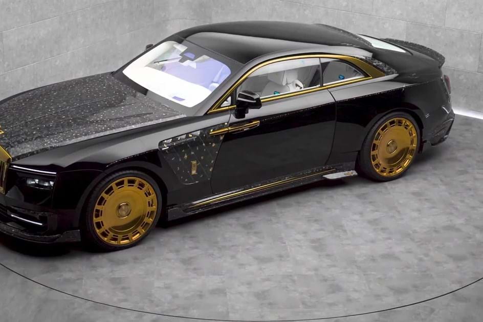 Mansory Equista Línea d’Oro é o Rolls-Royce Spectre que precisa para a Passagem de Ano