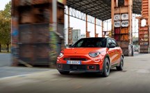 Abarth 600e transforma-se em Competizione; saiba quanto custa