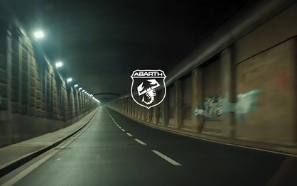  Abarth 600e transforma-se em Competizione; saiba quanto custa