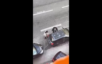 Raiva ao volante transforma rua francesa em pista de ''carrinhos de choque''