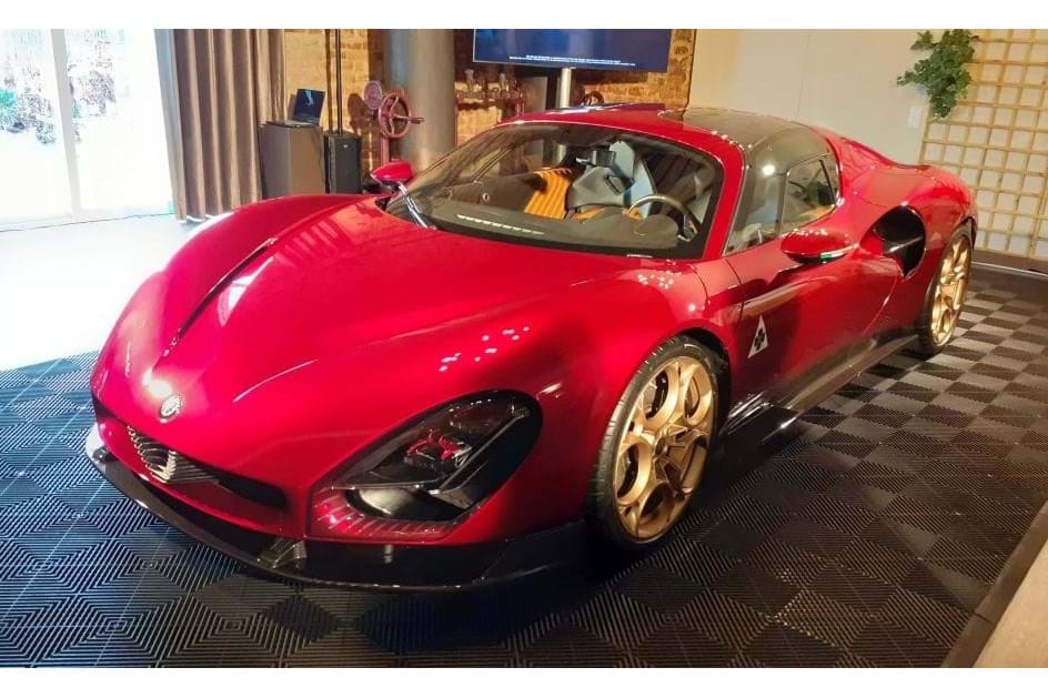 Alfa Romeo 33 Stradale veio a Lisboa para despertar paixões