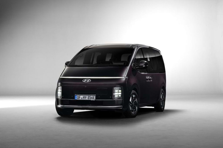 Hyundai Staria passa a ''eléctrica'' com variante Camper na calha