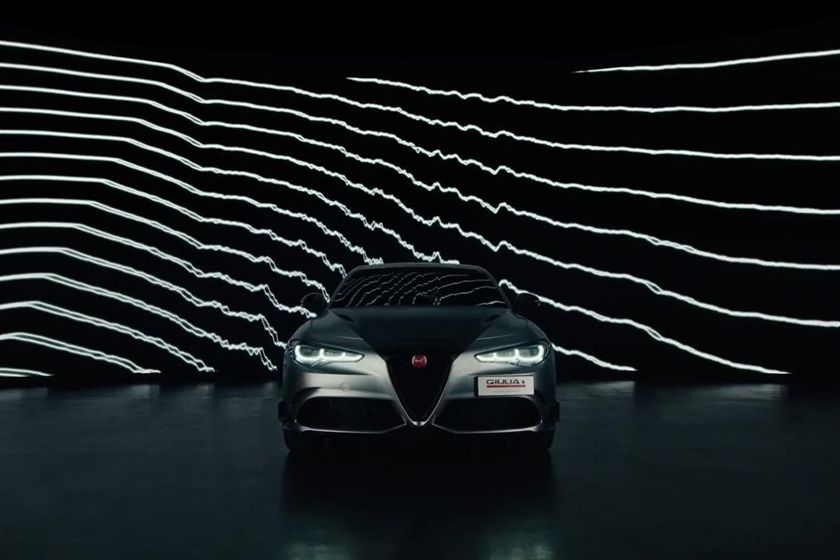 Alfa Romeo e Maserati: Bottega FuoriSerie estreia Ultimate Supercar Garage